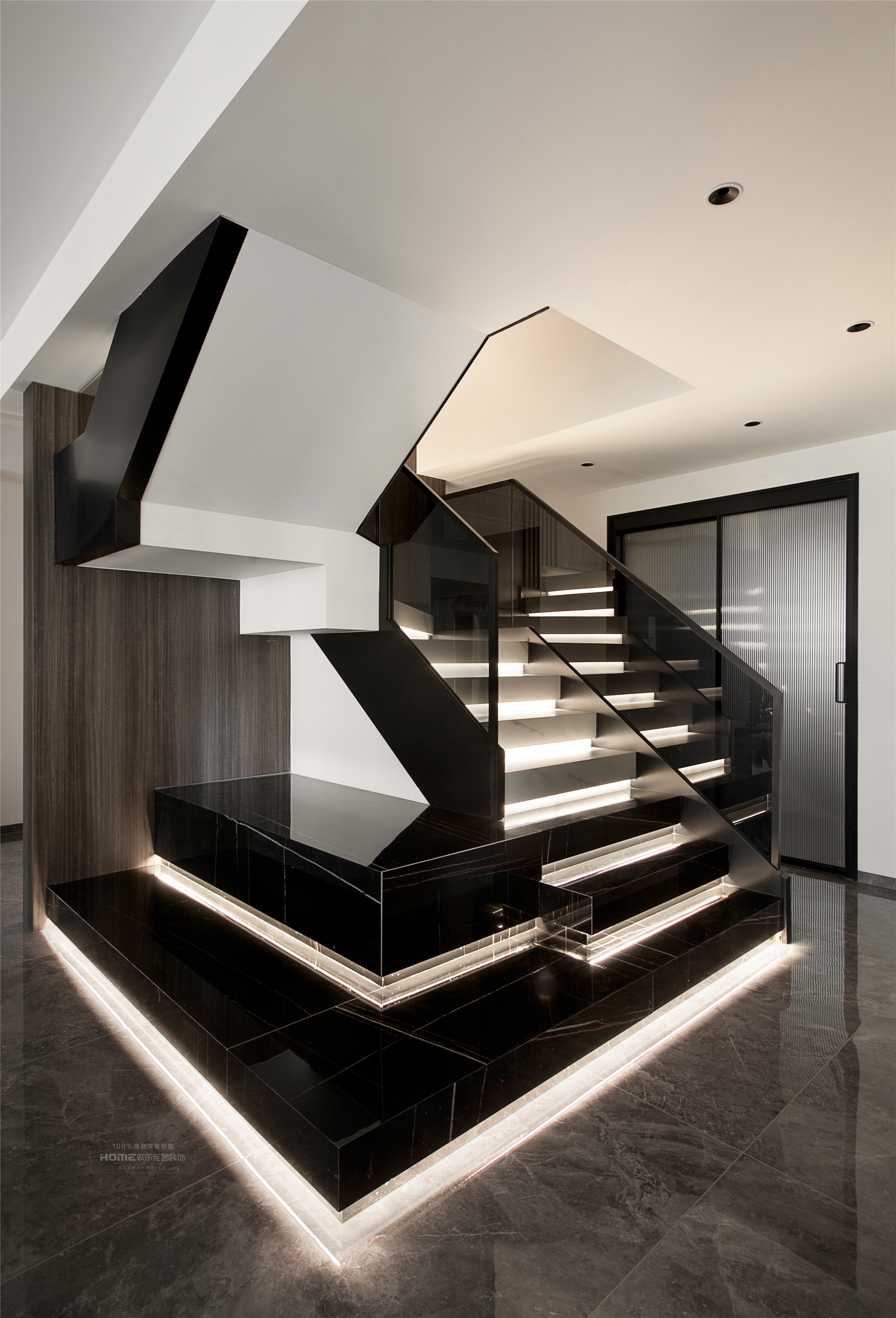 现代意式楼梯装修实景图