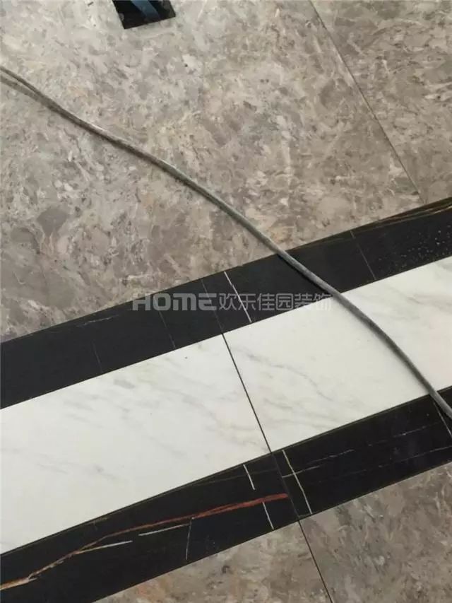 欢乐佳园装饰客厅贴砖